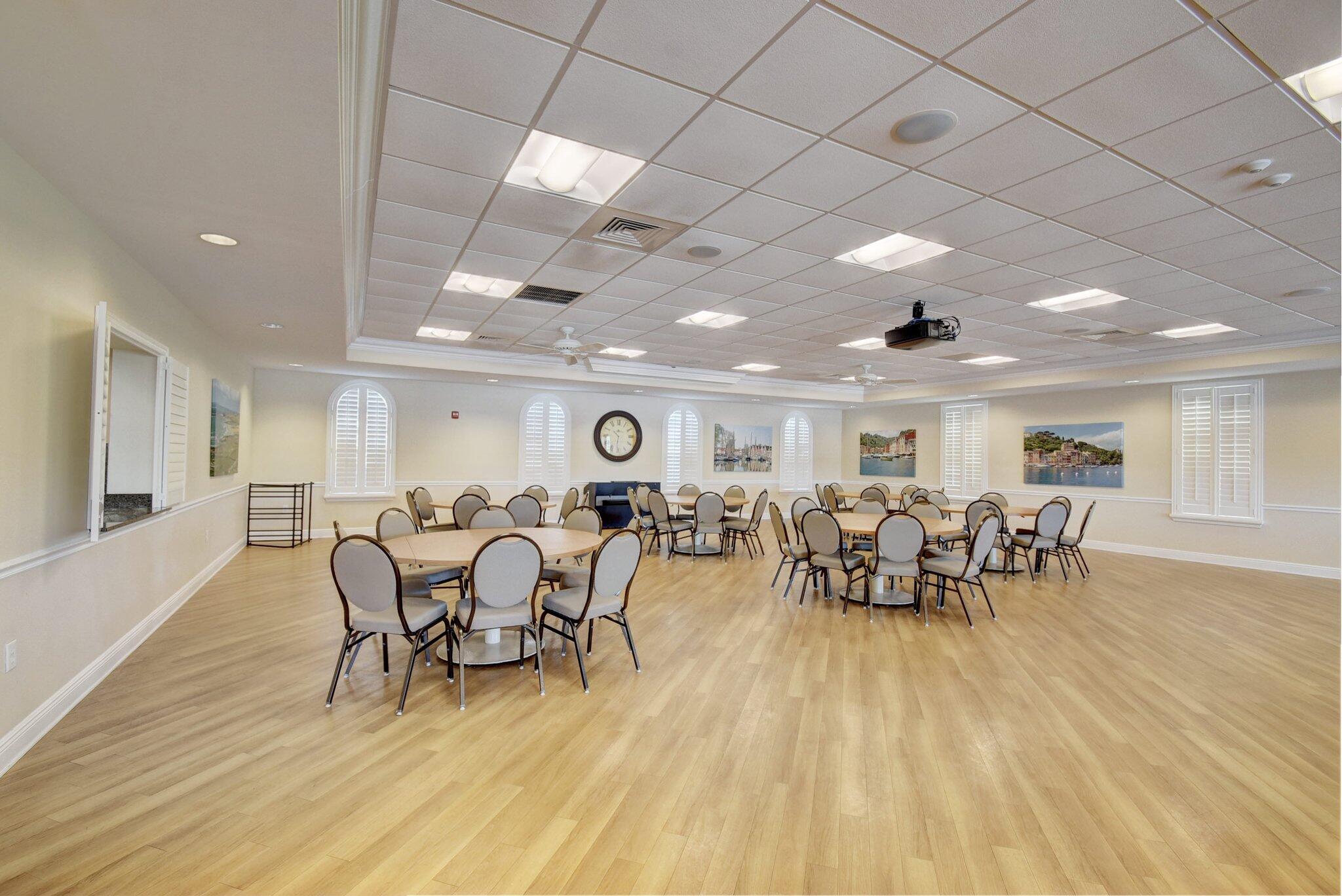 17 Colonial Clb #205 Boynton Beach, FL 33435