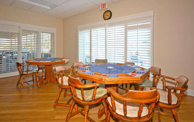 17 Colonial Clb #205 Boynton Beach, FL 33435