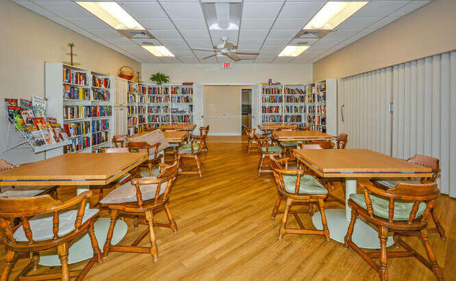 17 Colonial Clb #205 Boynton Beach, FL 33435