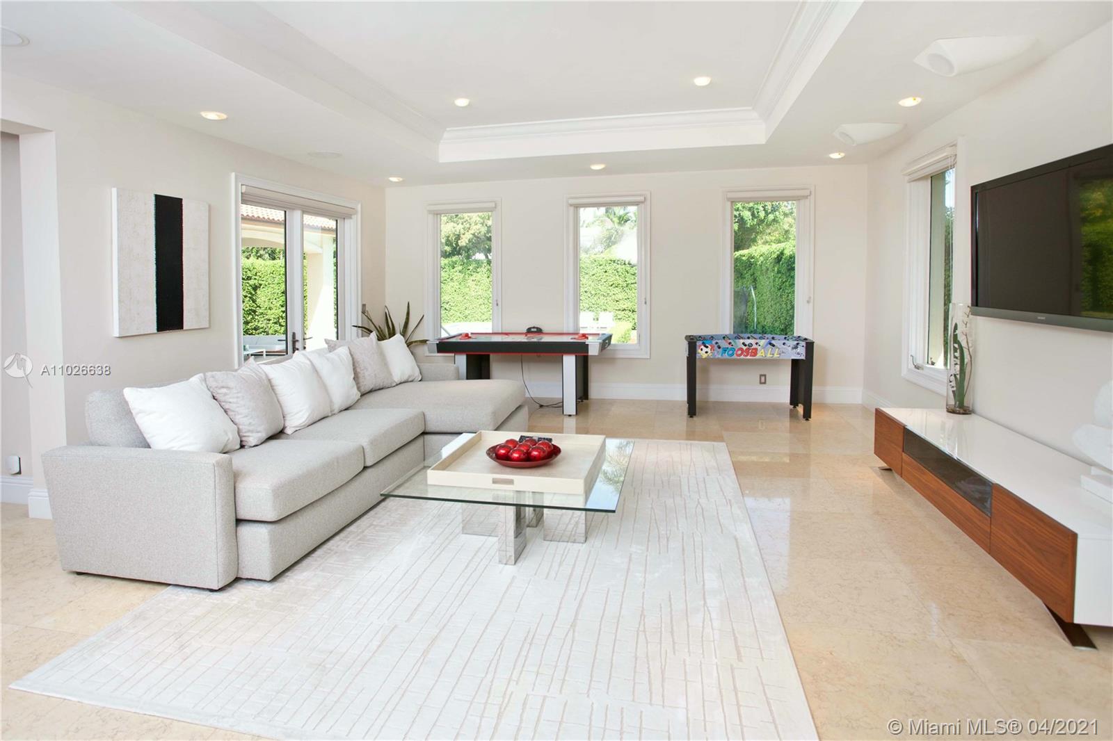 7370 Los Pinos Blvd Coral Gables, FL 33143