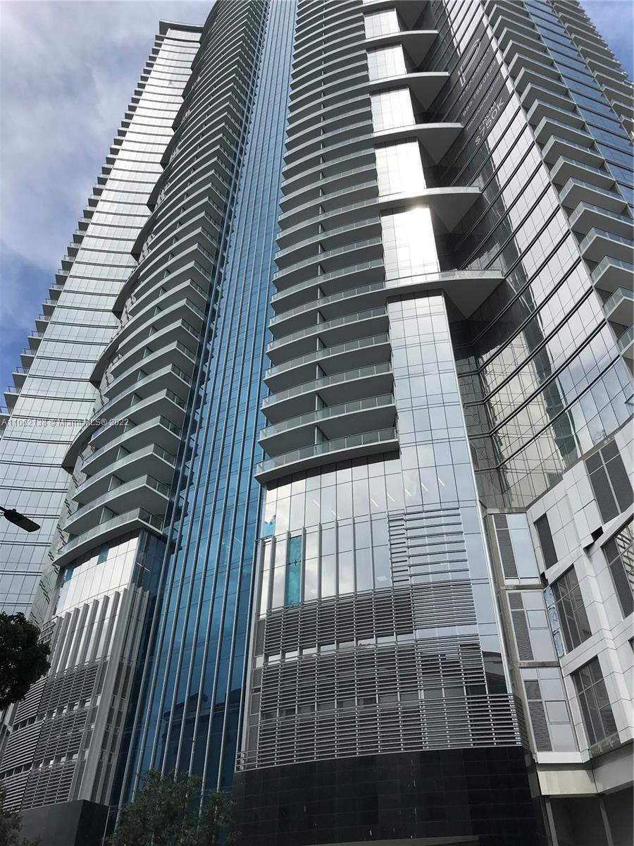 851 NE 1st Ave #1105