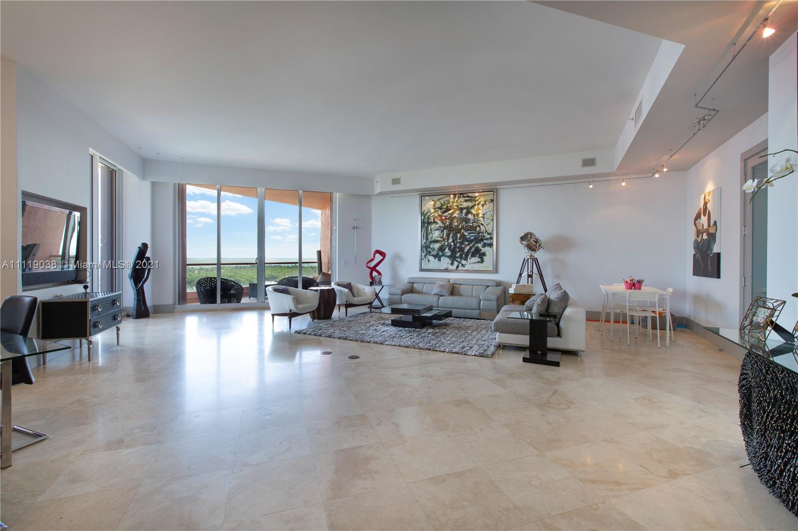 60 Edgewater Dr #PH3D