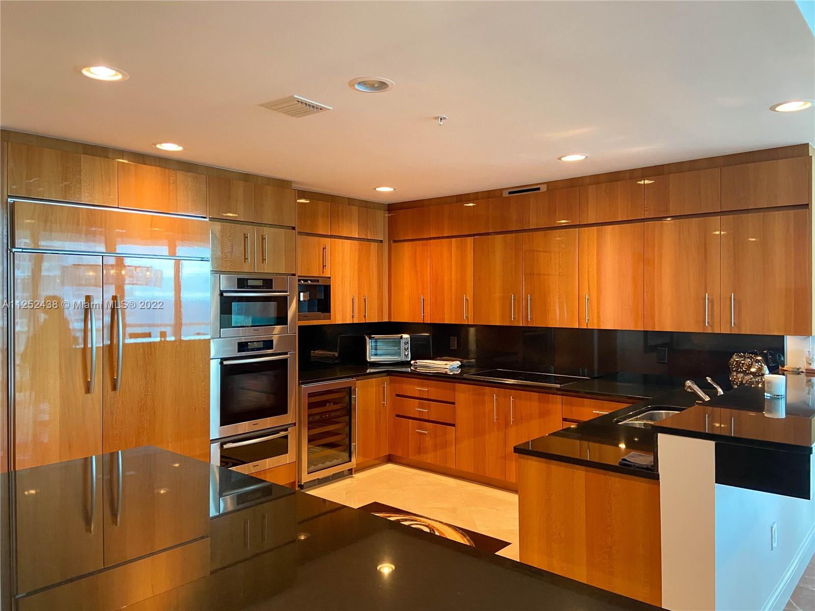 image Continuum South Beach North Tower10