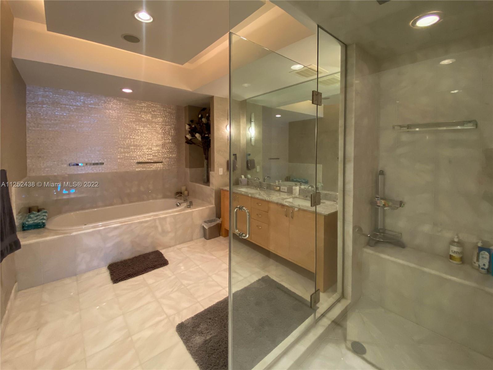 image Continuum South Beach North Tower16