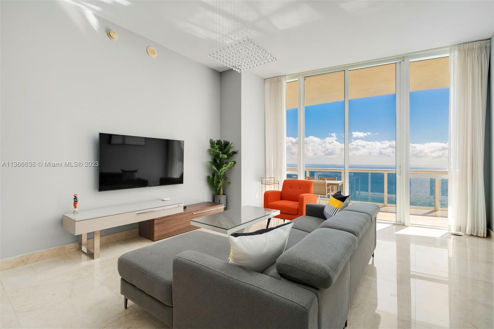 15901 Collins Ave #3807