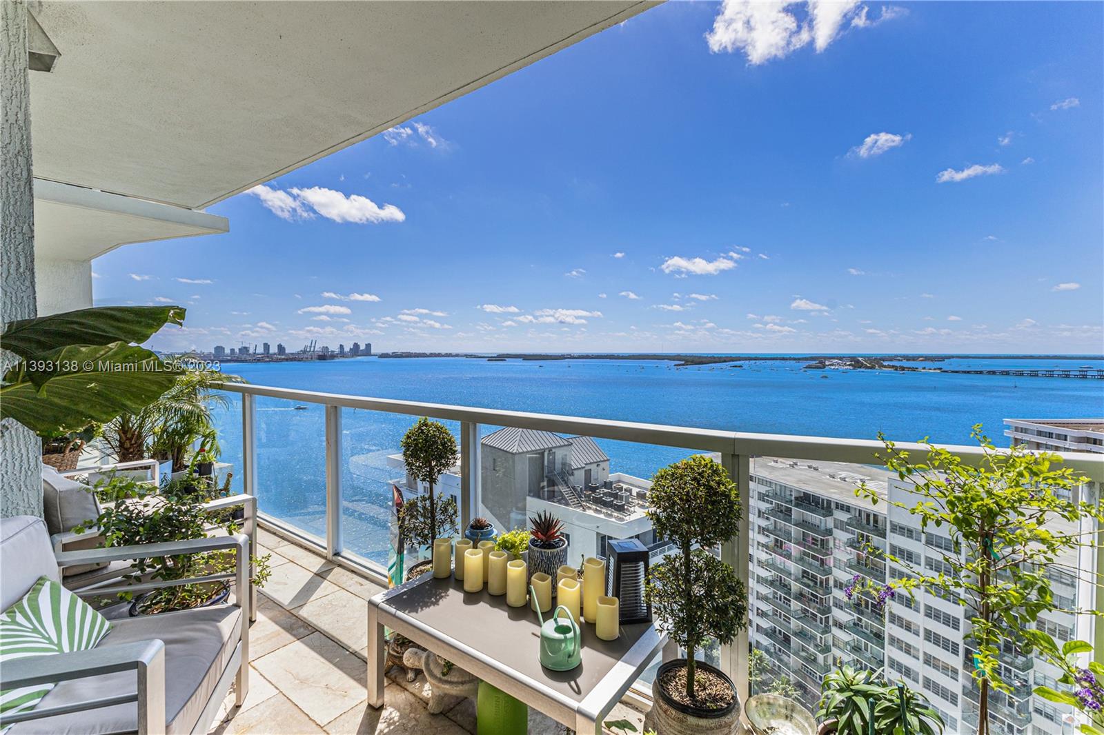 218 SE 14th St #2103 Miami, FL 33131