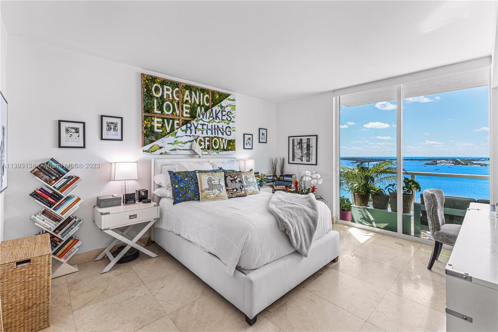 218 SE 14th St #2103 Miami, FL 33131