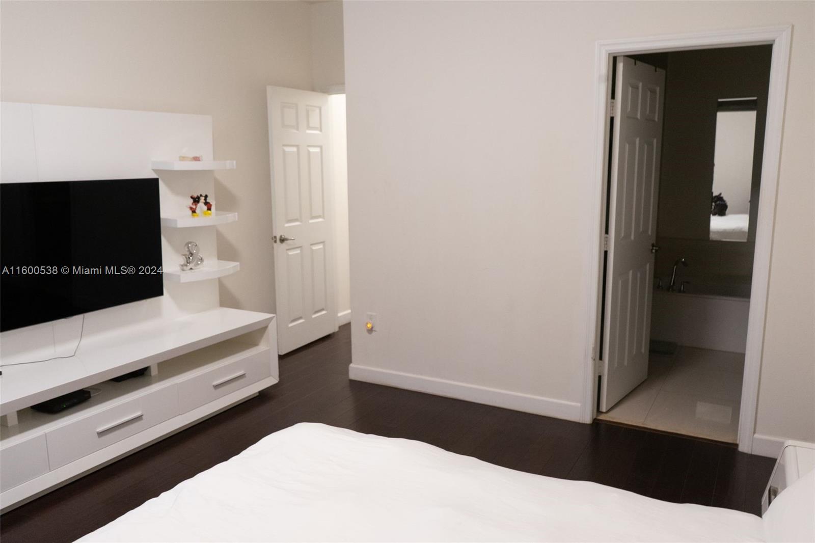 10301 NW 70th Ln #10301 Doral, FL 33178