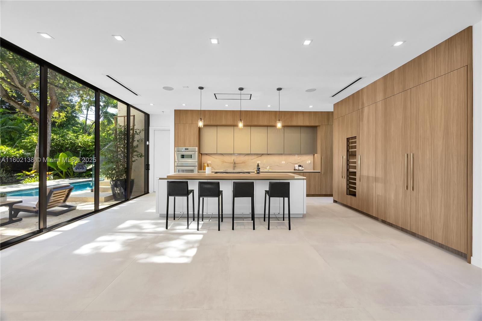 4090 Hardie Ave Miami, FL 33133