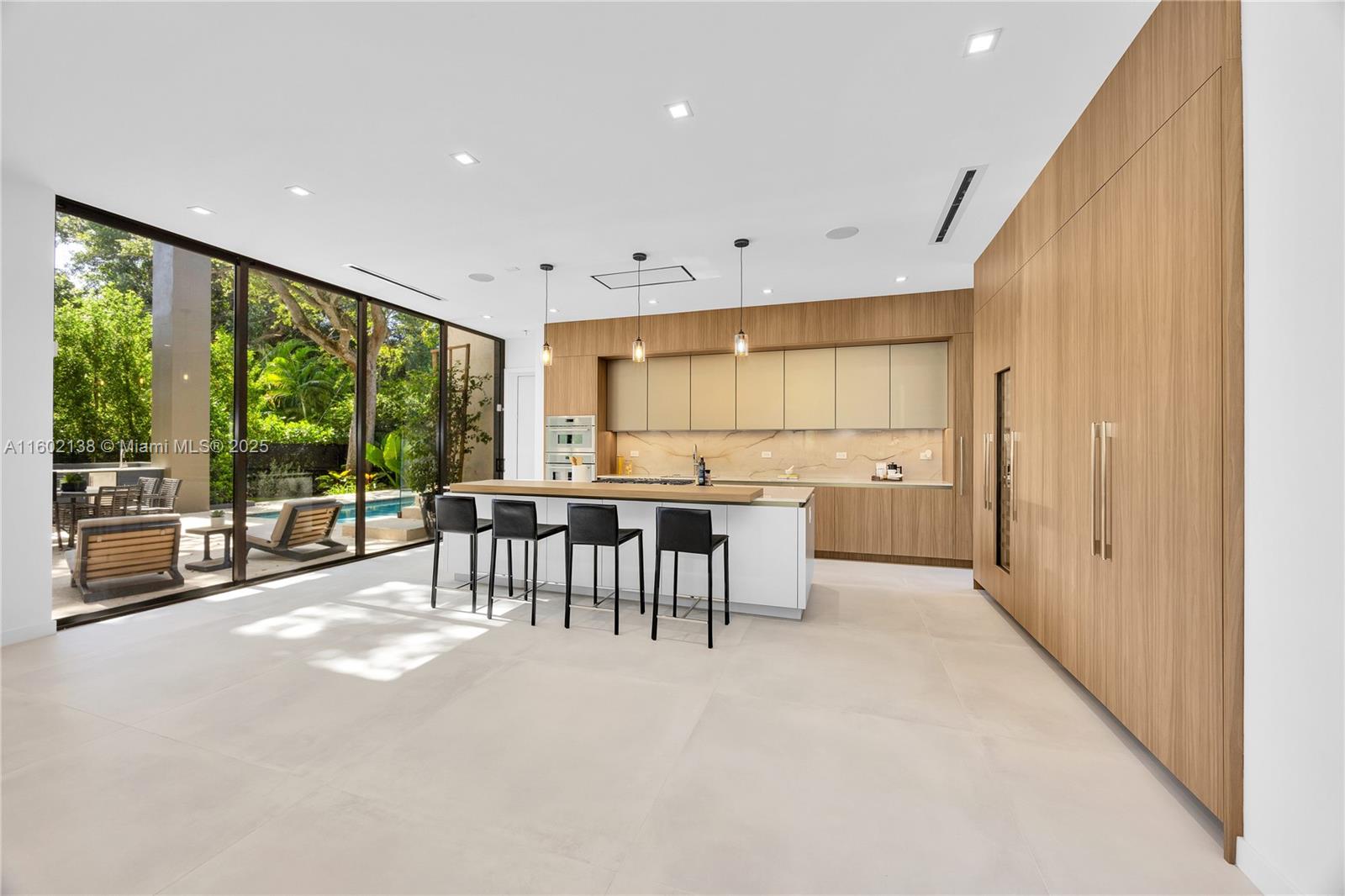 4090 Hardie Ave Miami, FL 33133