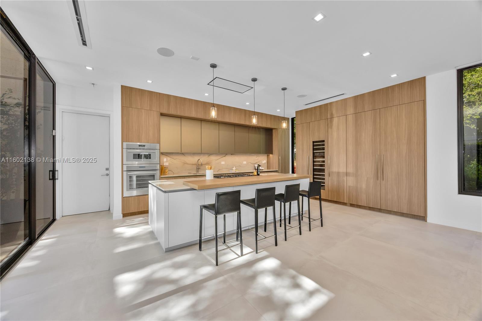 4090 Hardie Ave Miami, FL 33133