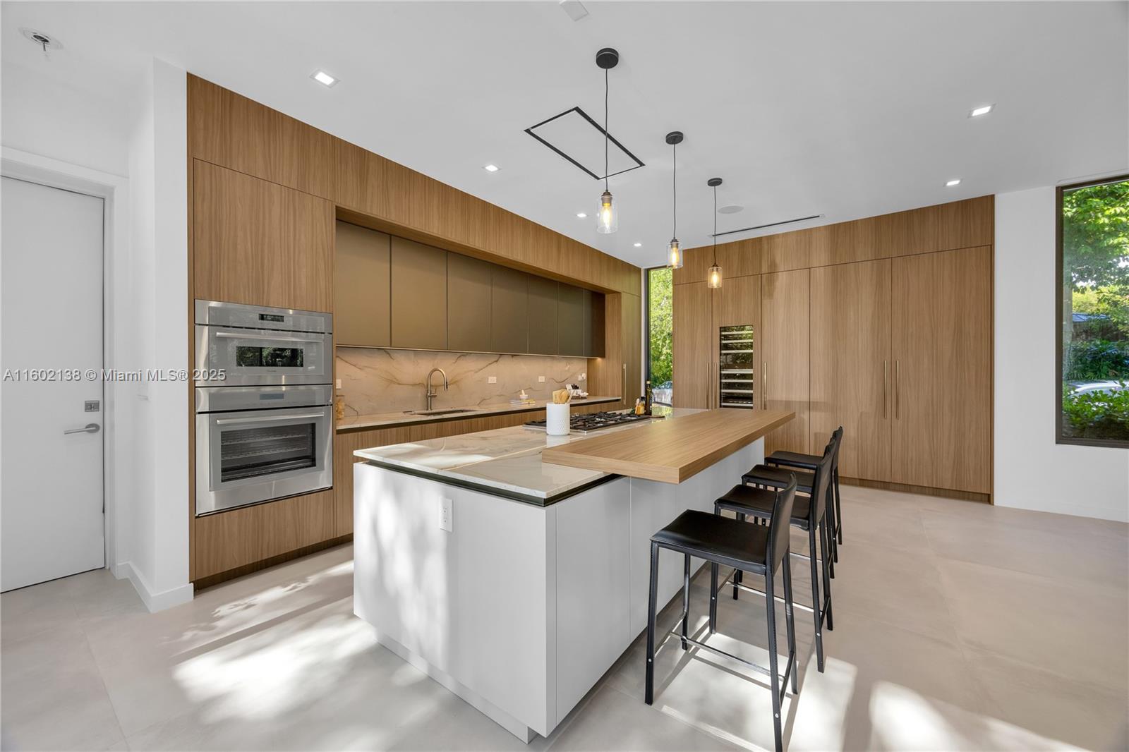 4090 Hardie Ave Miami, FL 33133