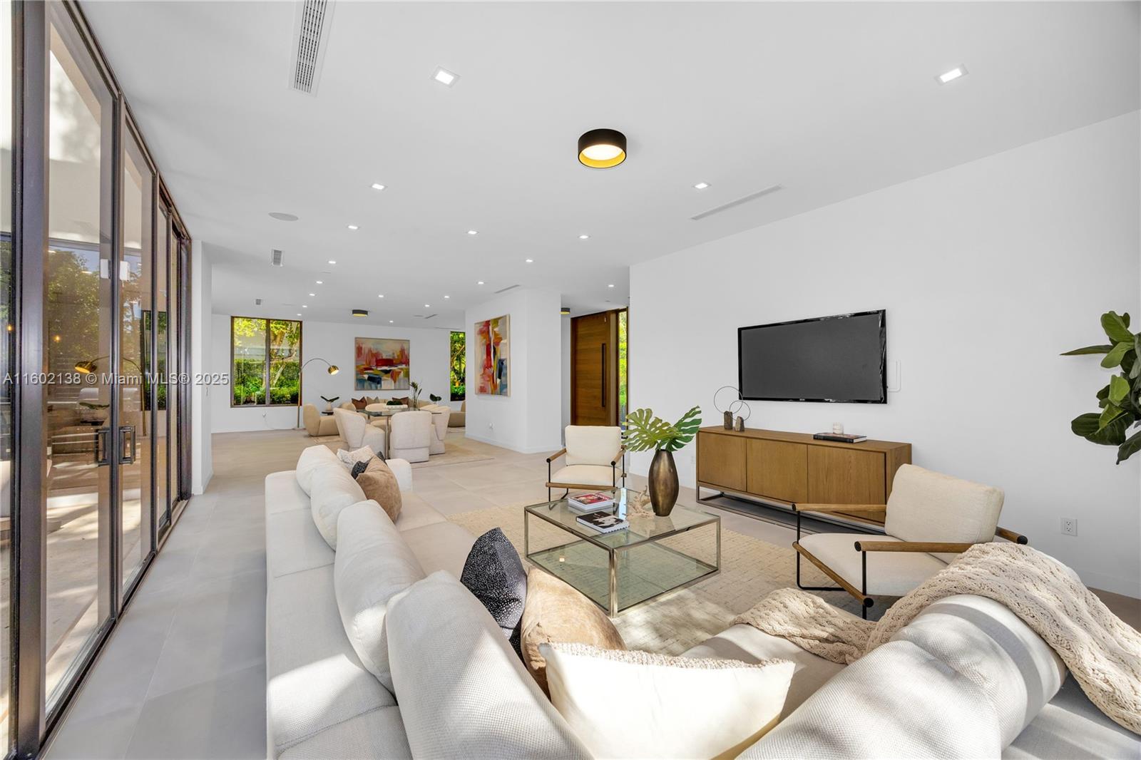 4090 Hardie Ave Miami, FL 33133