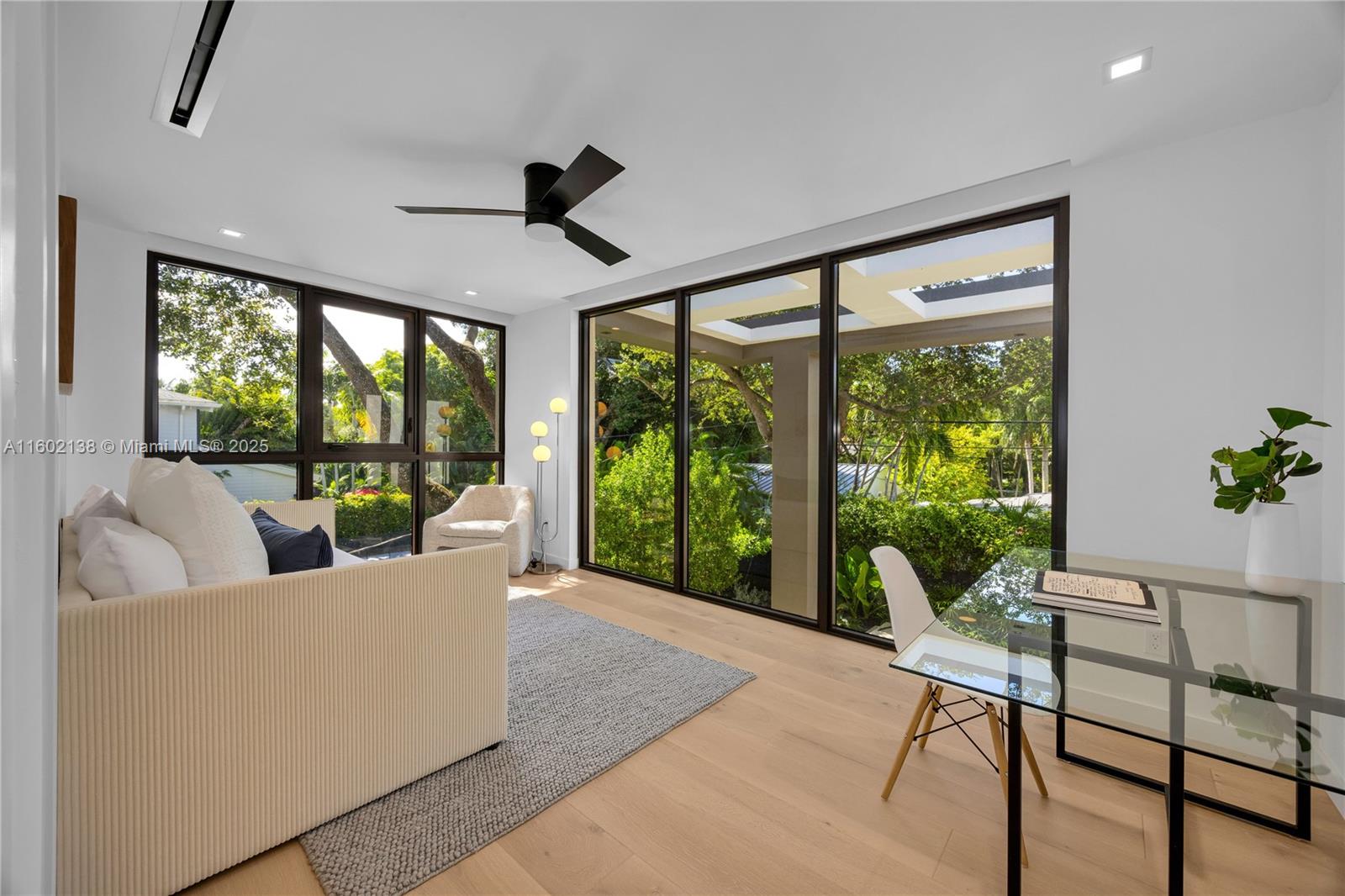 4090 Hardie Ave Miami, FL 33133