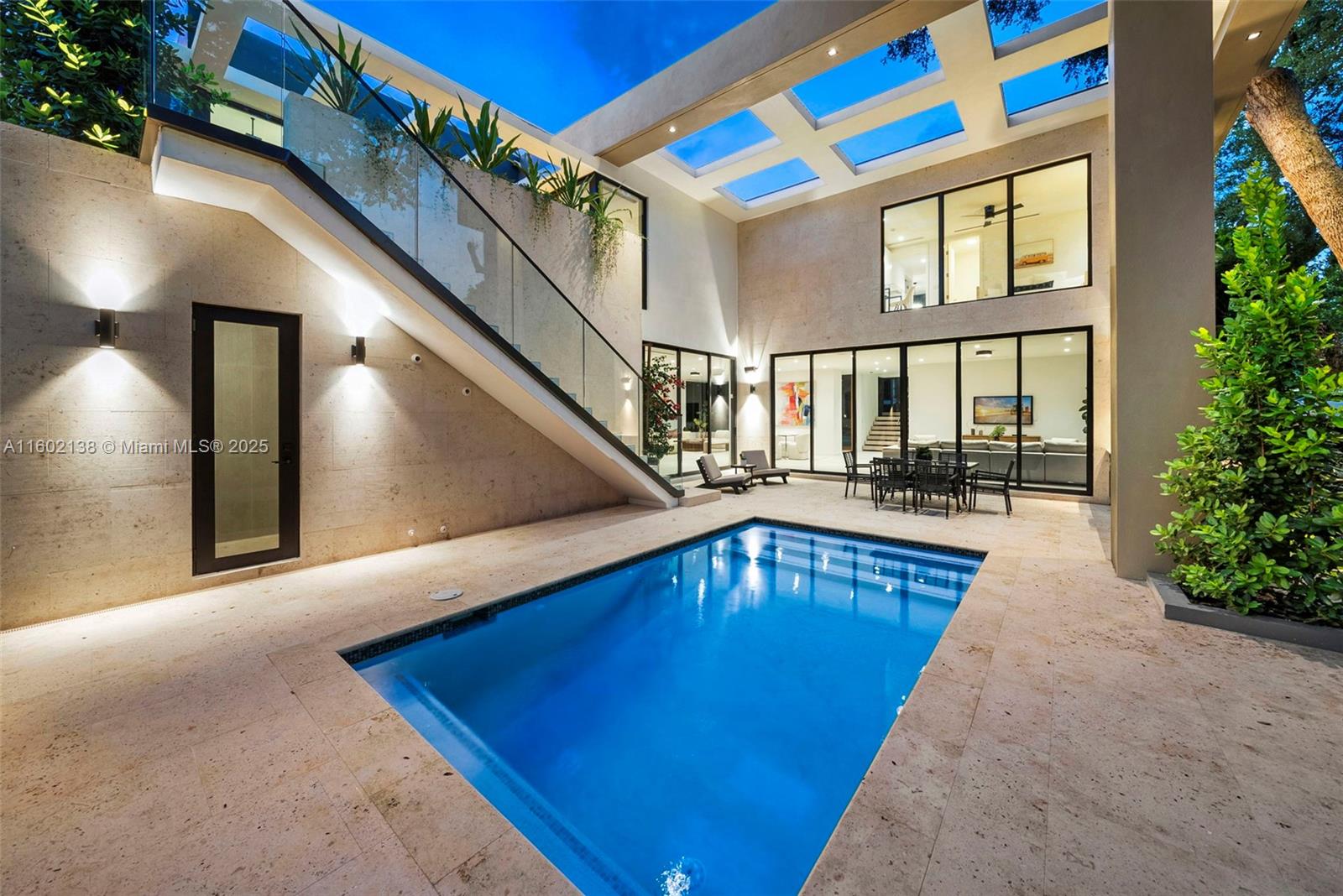 4090 Hardie Ave Miami, FL 33133