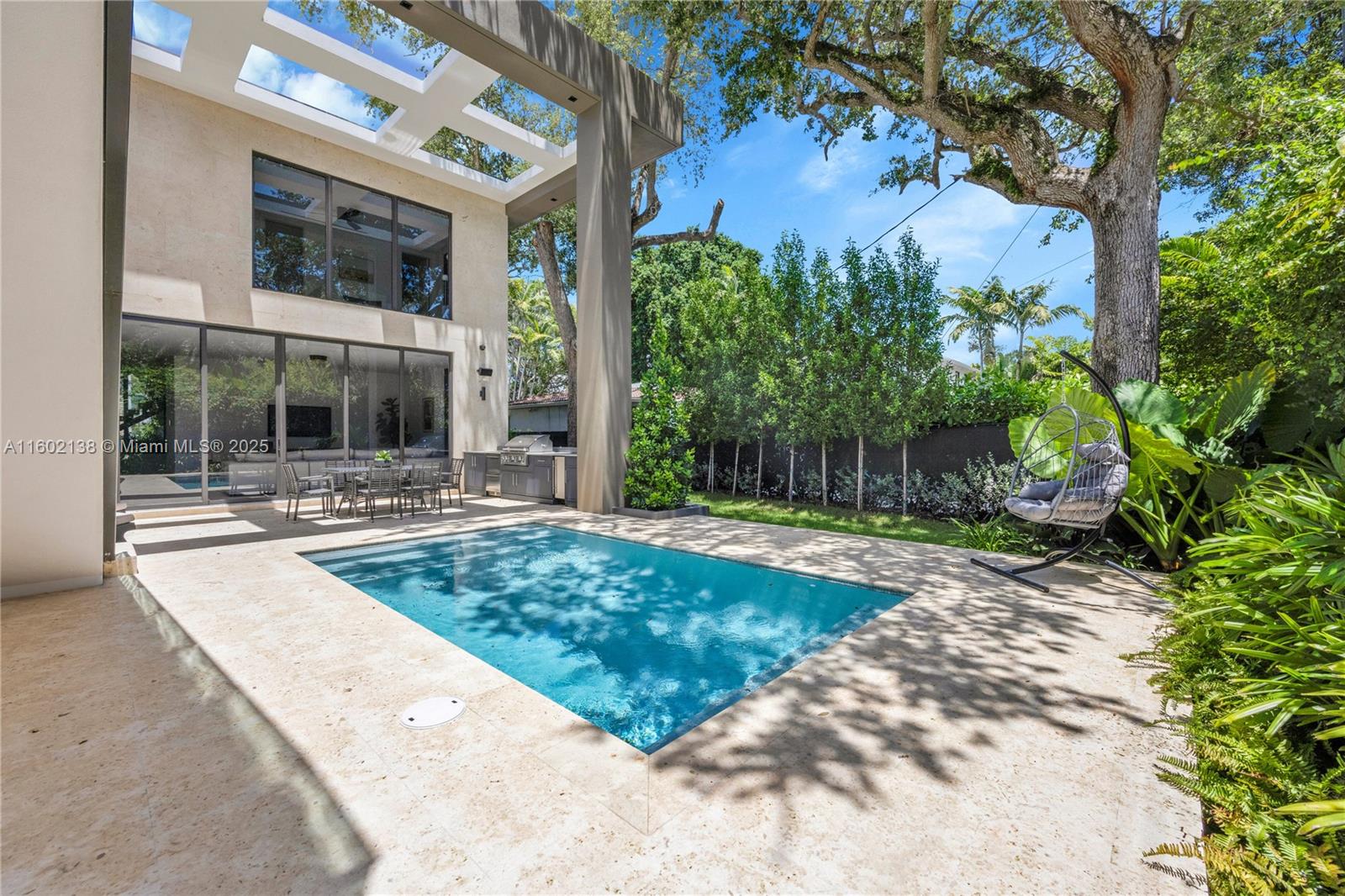 4090 Hardie Ave Miami, FL 33133