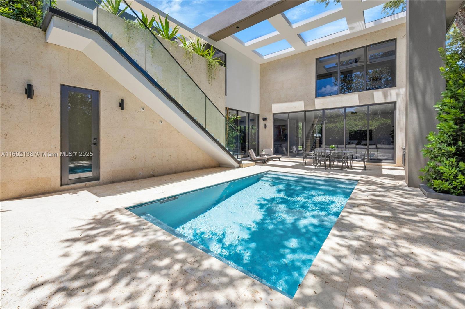 4090 Hardie Ave Miami, FL 33133