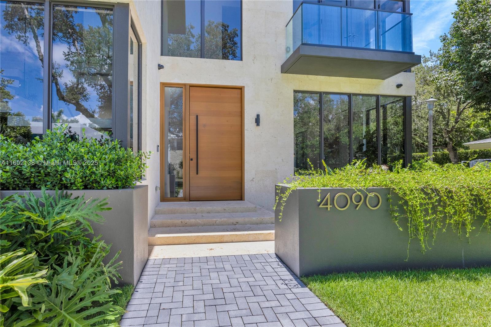 4090 Hardie Ave Miami, FL 33133