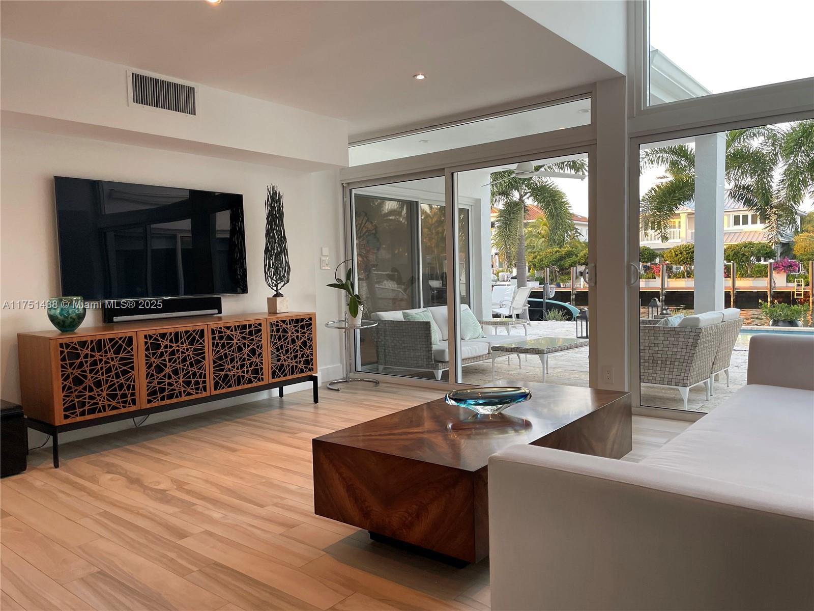 1701 SE 11th St Fort Lauderdale, FL 33316