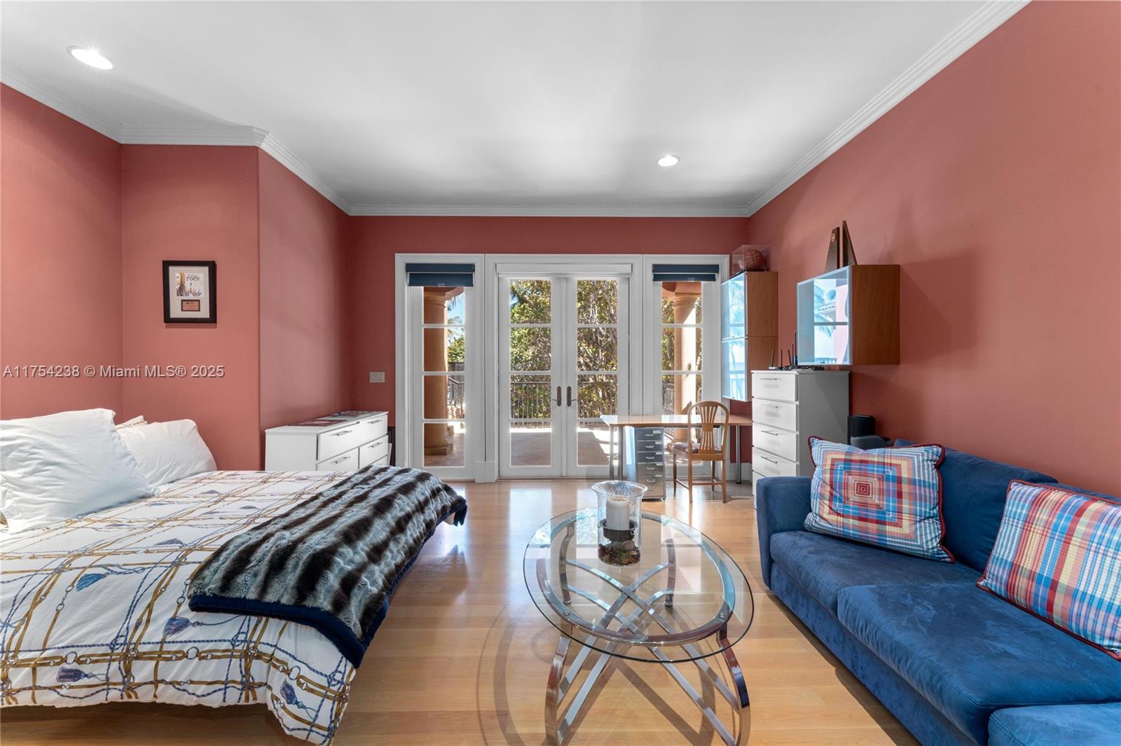 1091 Hillsboro Mile Hillsboro Beach, FL 33062