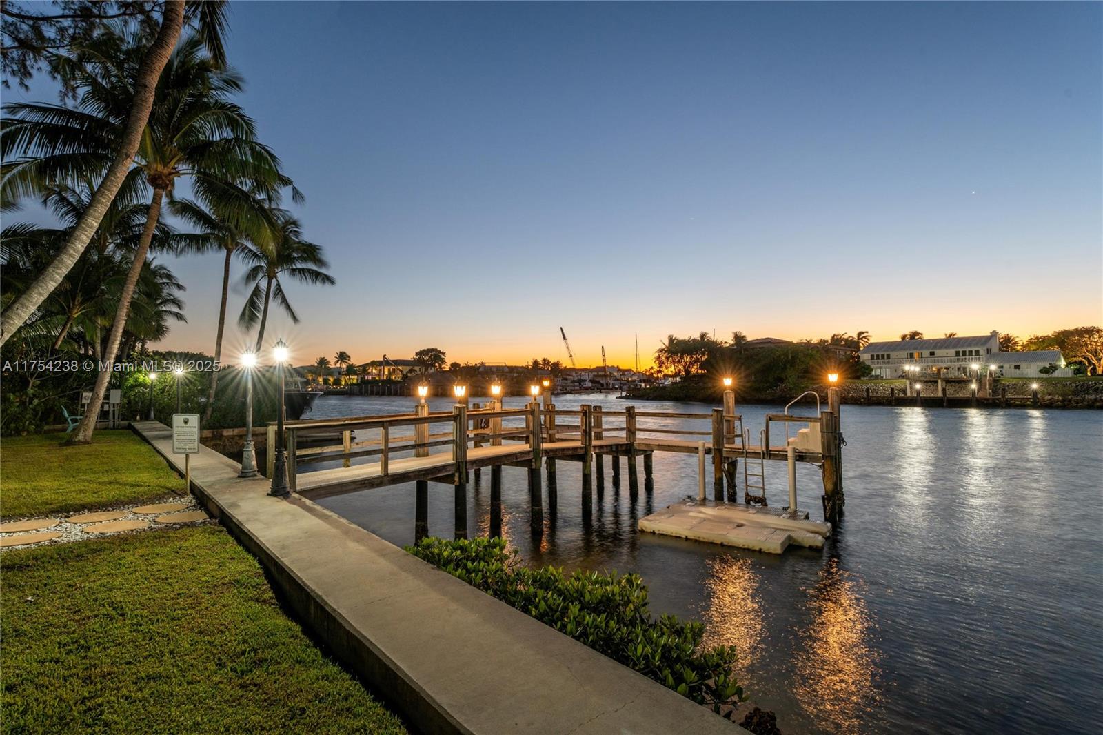 1091 Hillsboro Mile Hillsboro Beach, FL 33062