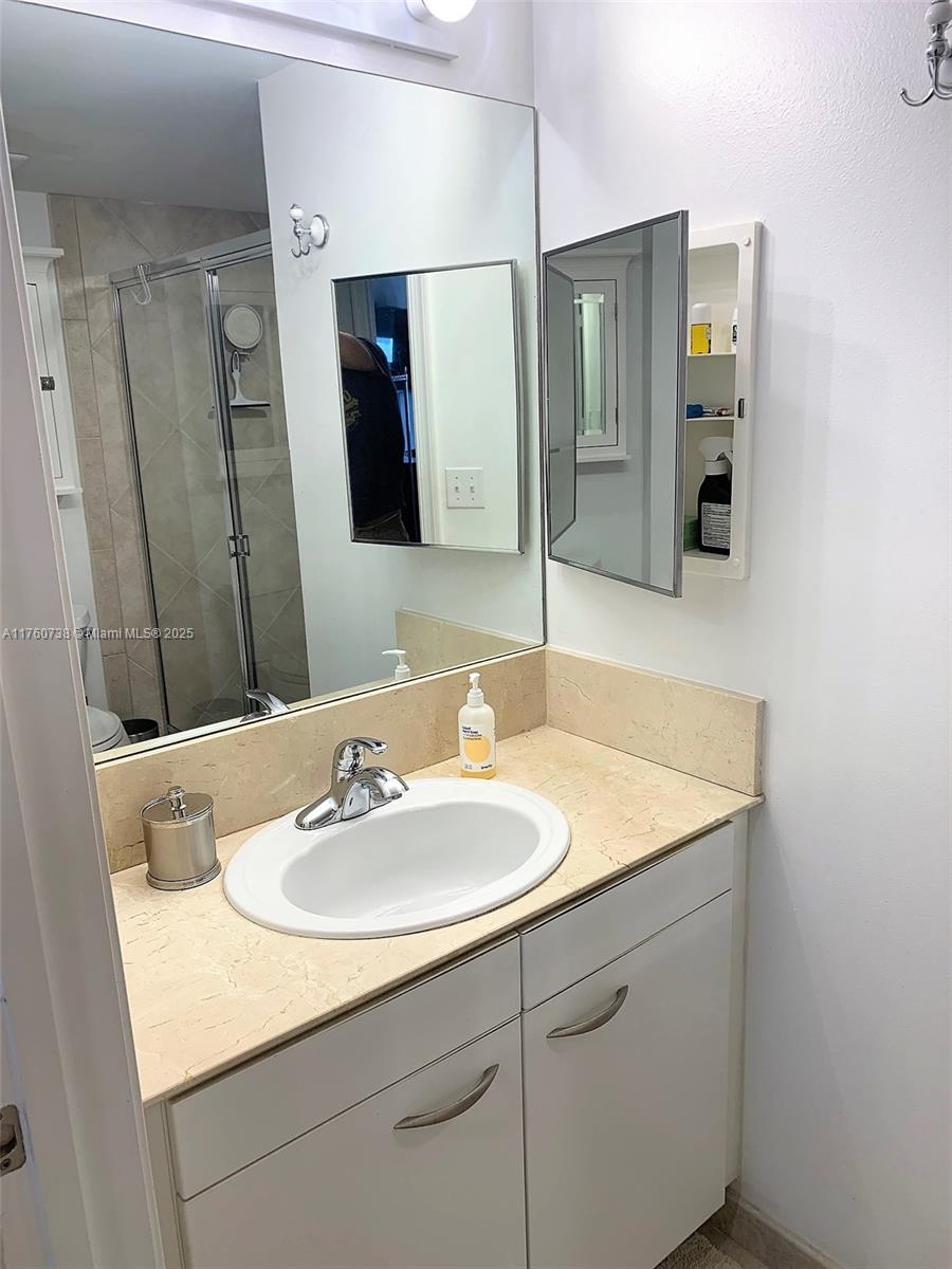 image 2080 Ocean Drive15