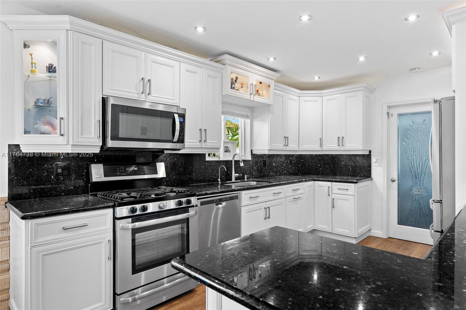 7770 Hawthorne Ave Miami Beach, FL 33141