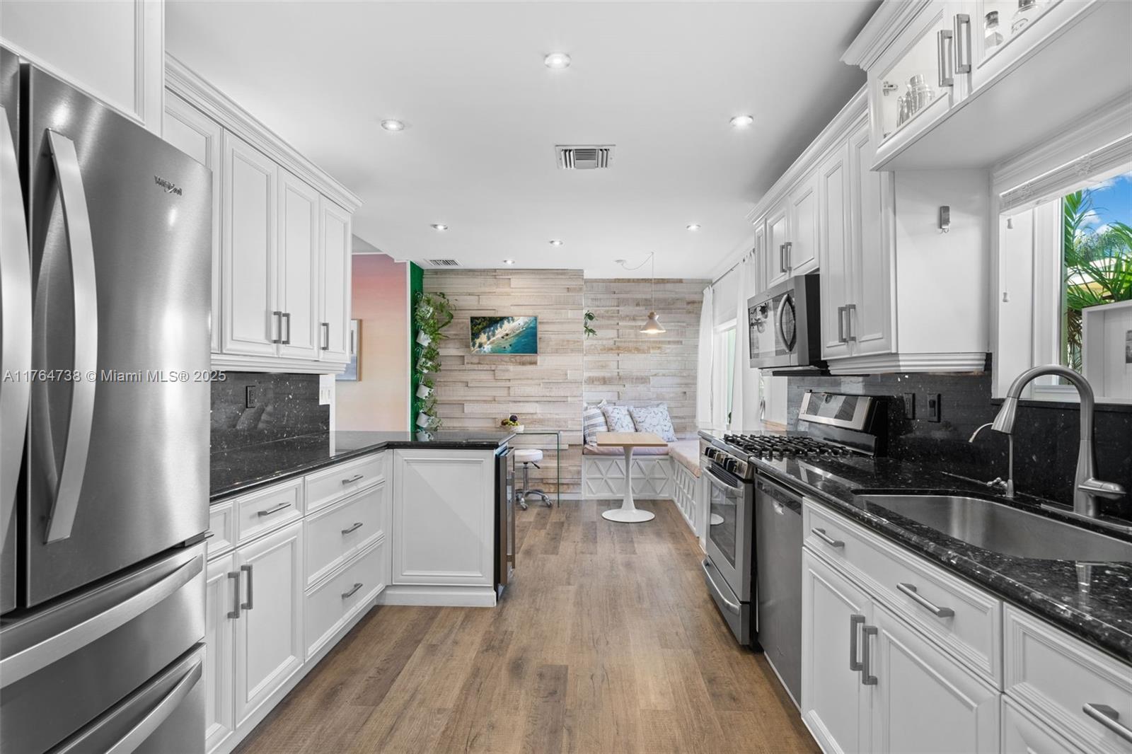 7770 Hawthorne Ave Miami Beach, FL 33141