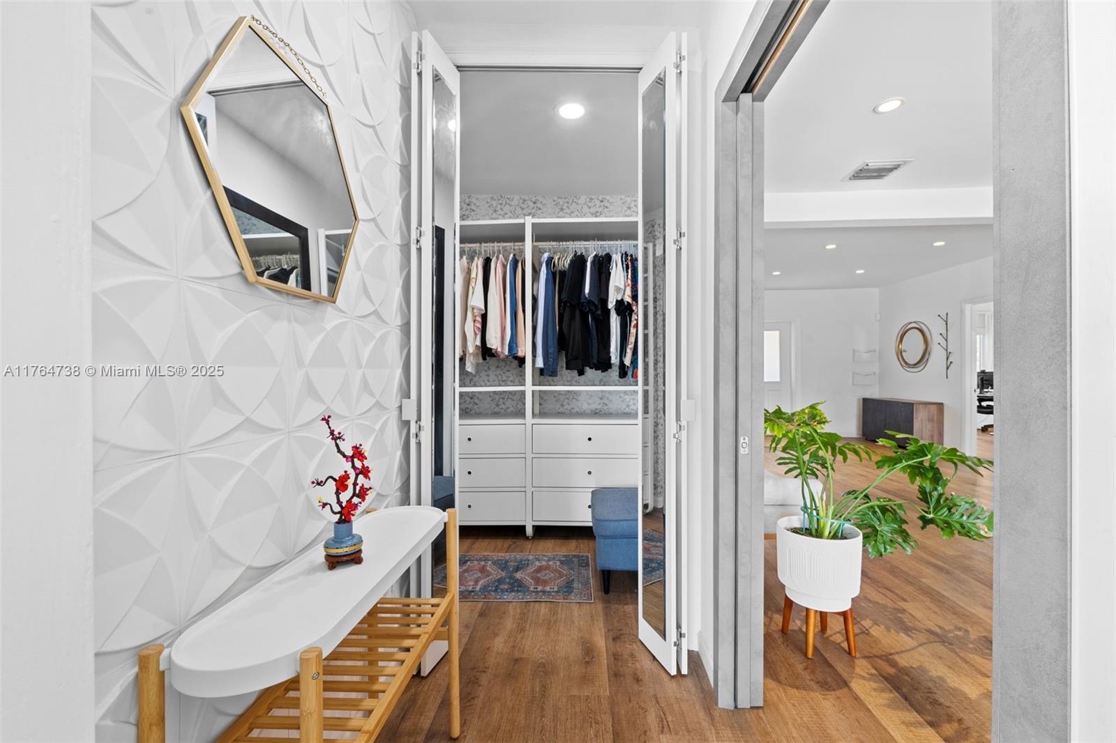 7770 Hawthorne Ave Miami Beach, FL 33141