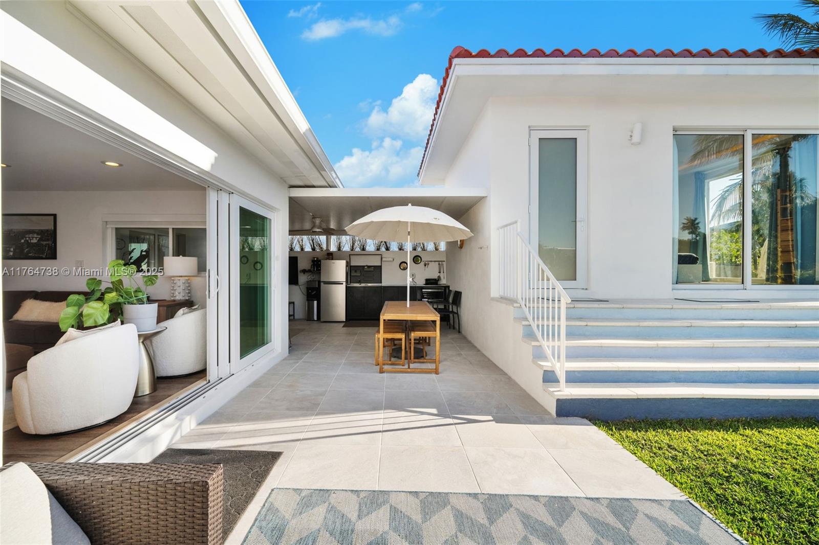 7770 Hawthorne Ave Miami Beach, FL 33141