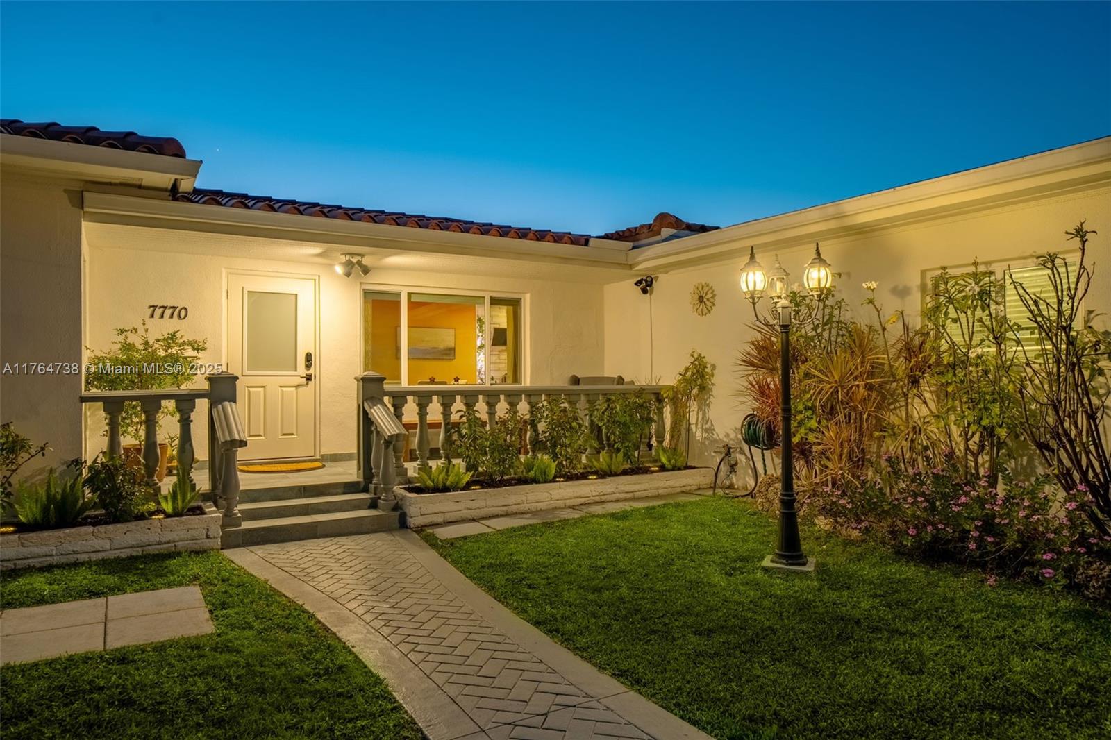 7770 Hawthorne Ave Miami Beach, FL 33141