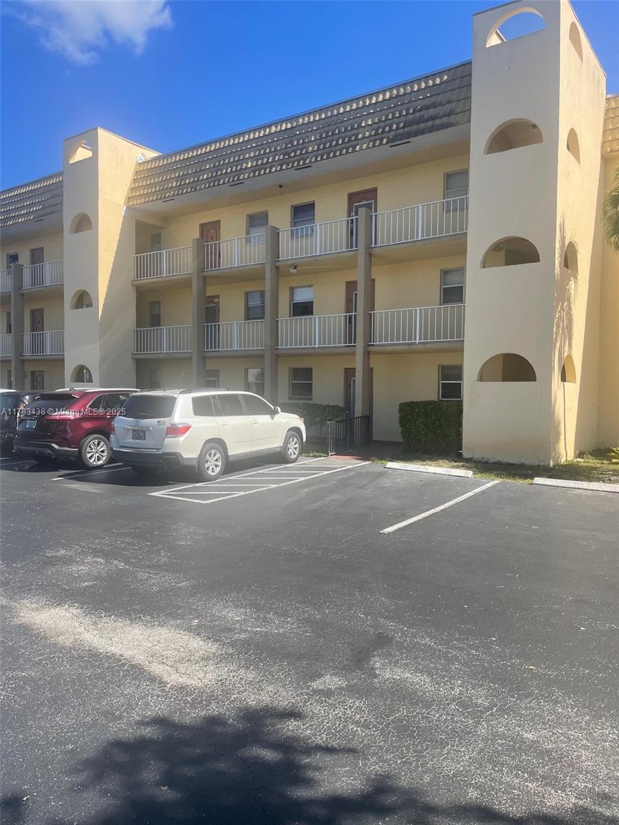 8500 Sunrise Lks Blvd #106