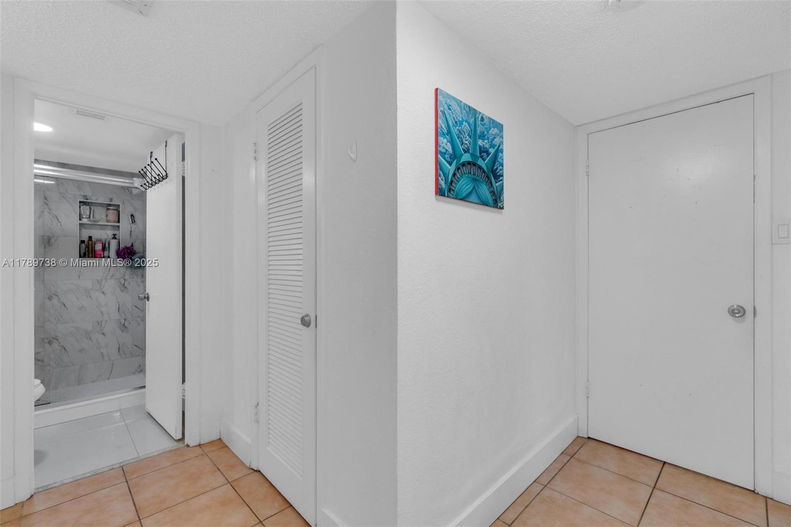 18011 Biscayne Blvd #302,Aventura, FL 33160