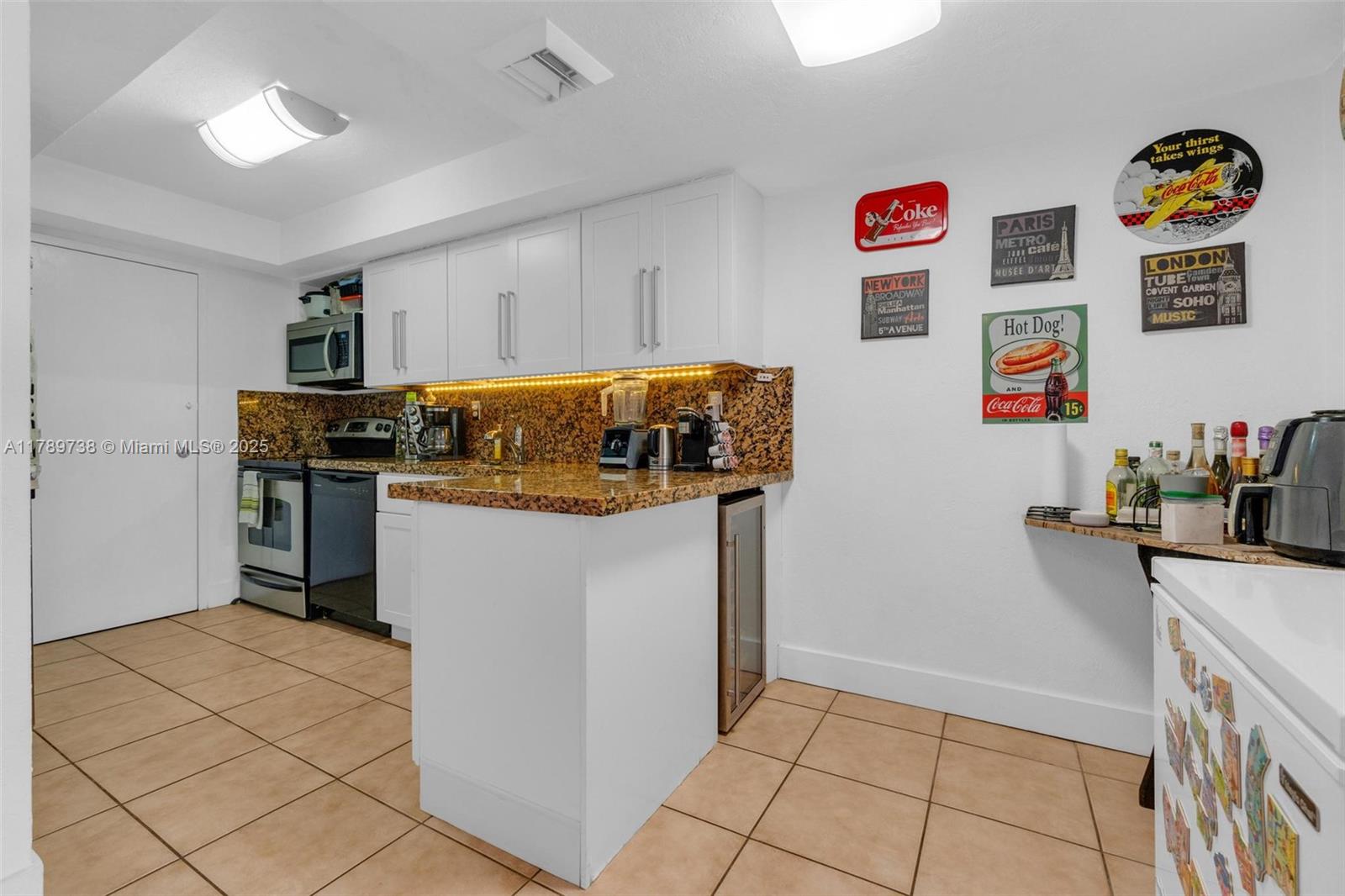 18011 Biscayne Blvd #302,Aventura, FL 33160