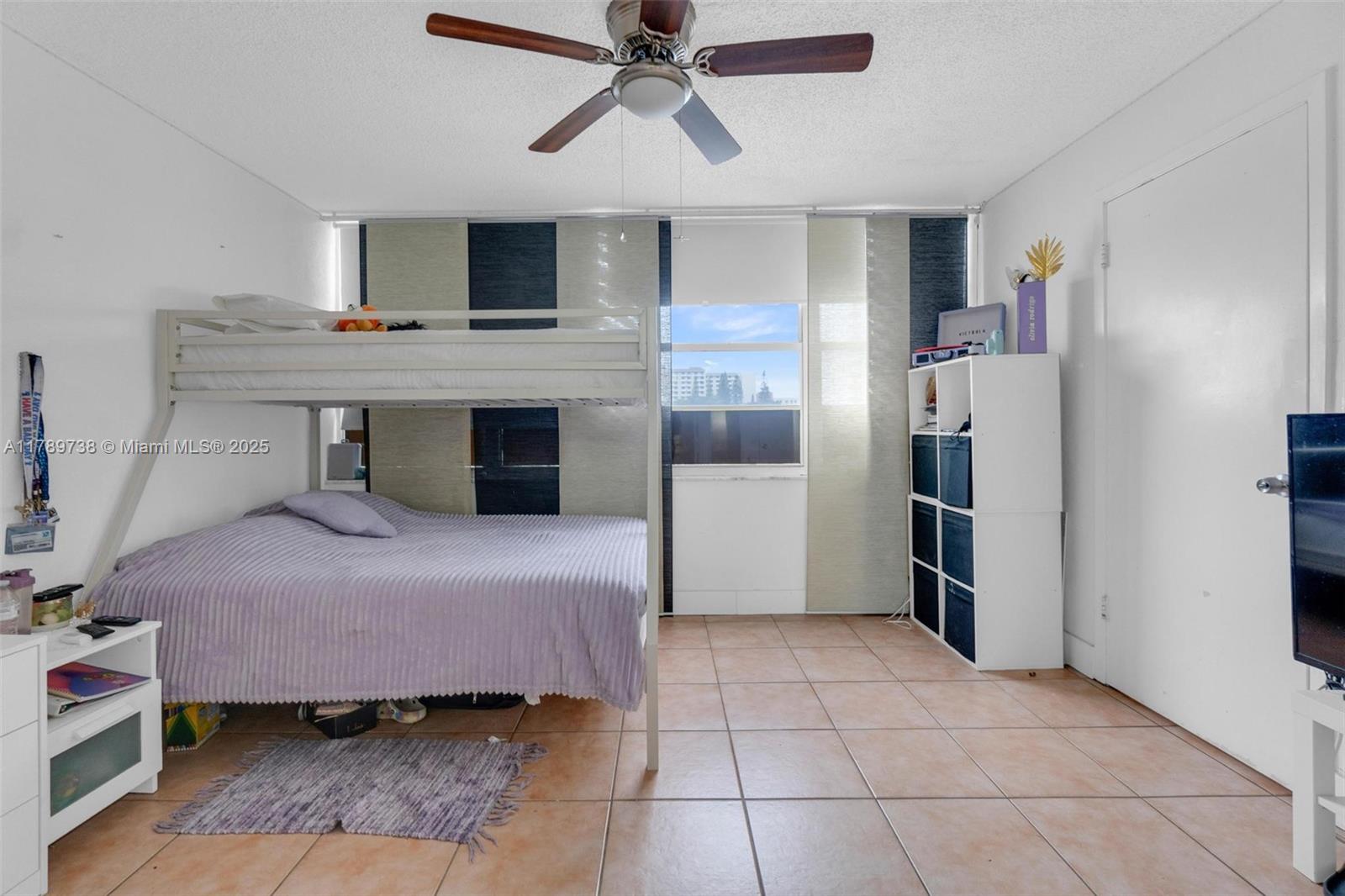 18011 Biscayne Blvd #302,Aventura, FL 33160