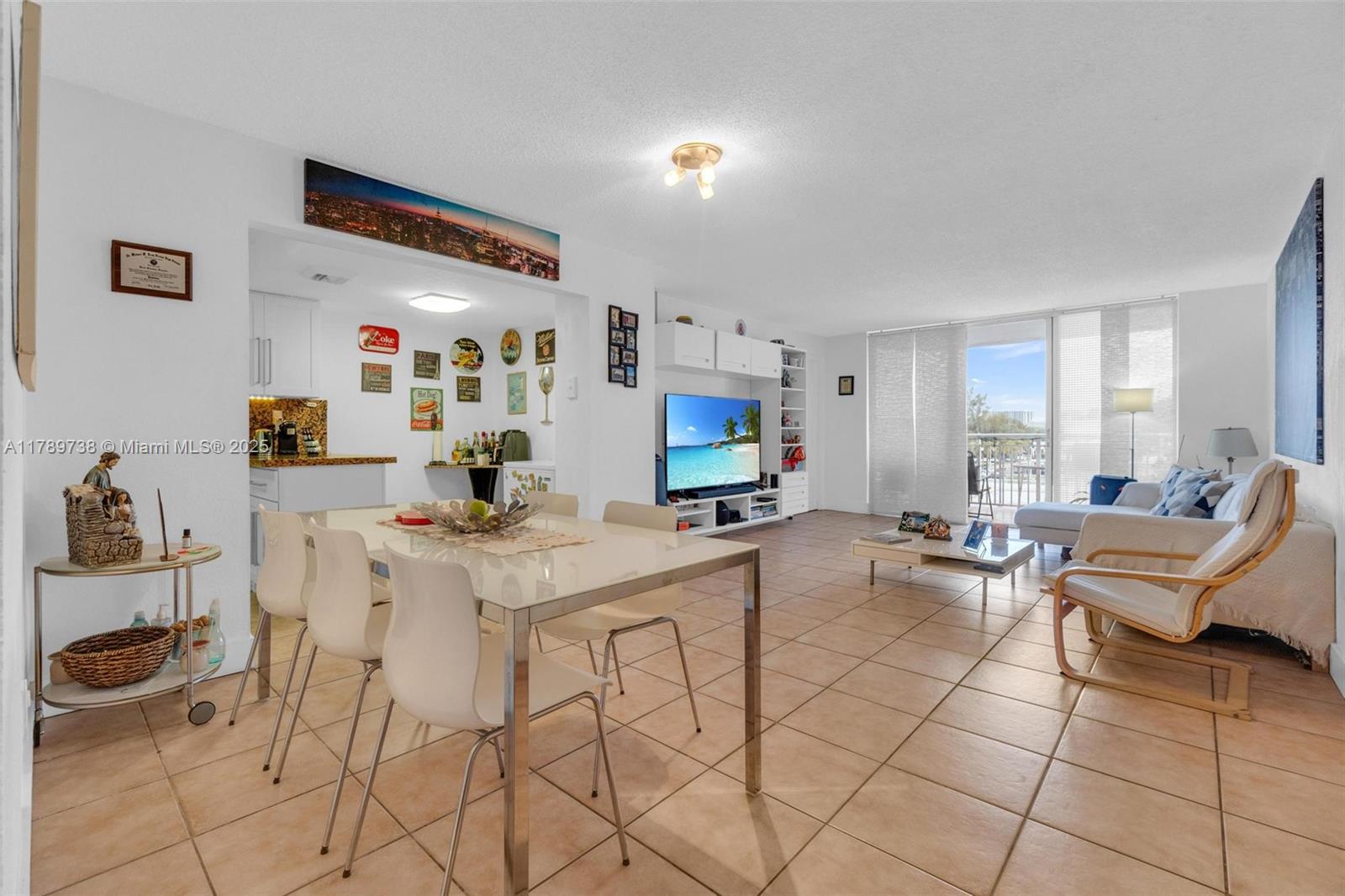 18011 Biscayne Blvd #302,Aventura, FL 33160