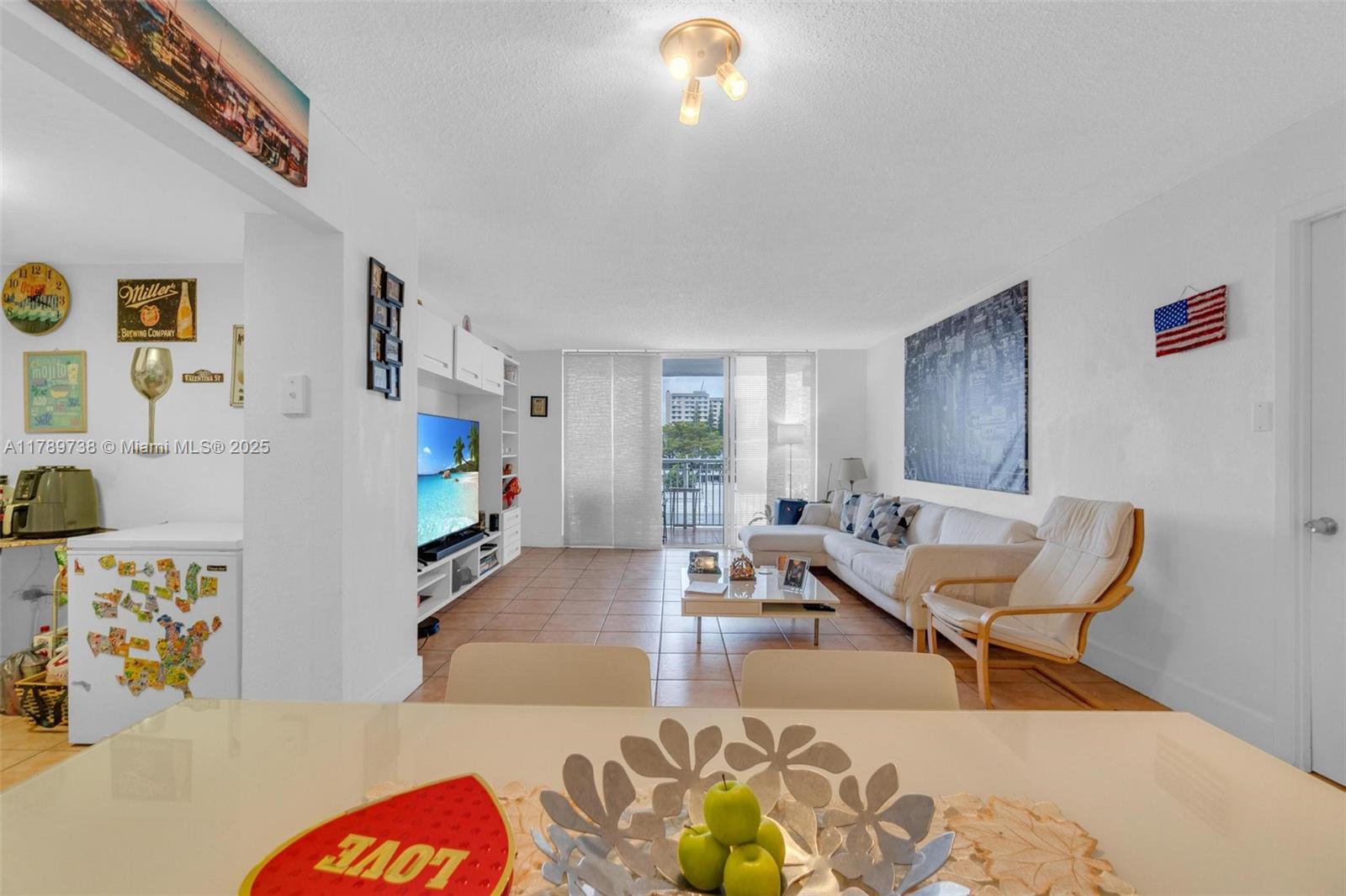 18011 Biscayne Blvd #302,Aventura, FL 33160