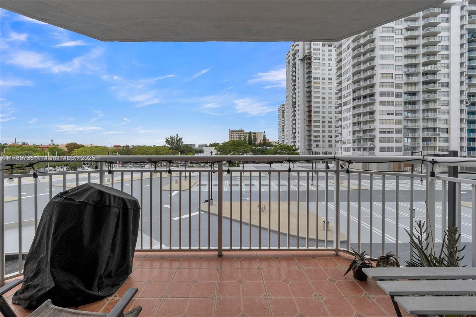 18011 Biscayne Blvd #302,Aventura, FL 33160