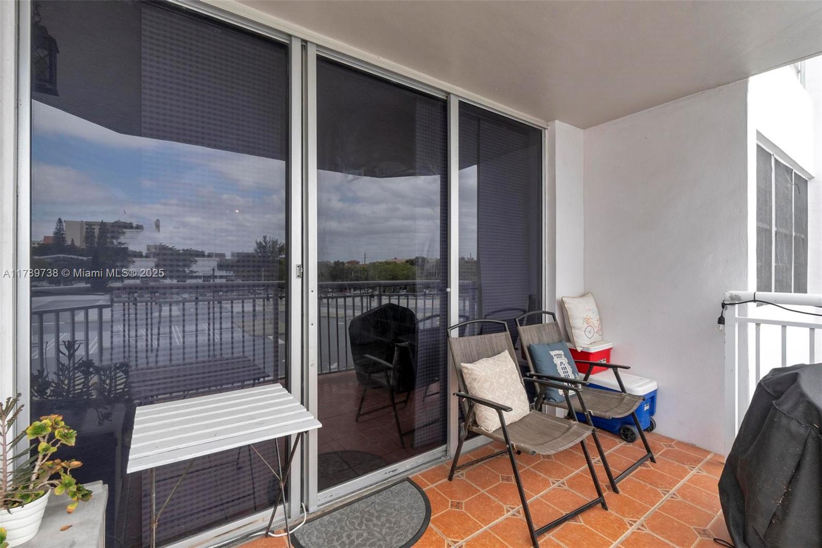 18011 Biscayne Blvd #302,Aventura, FL 33160