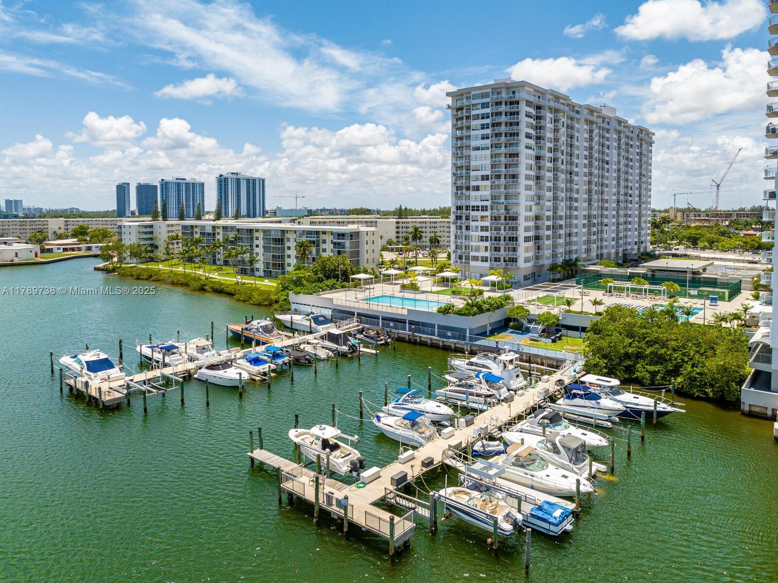 18011 Biscayne Blvd #302,Aventura, FL 33160