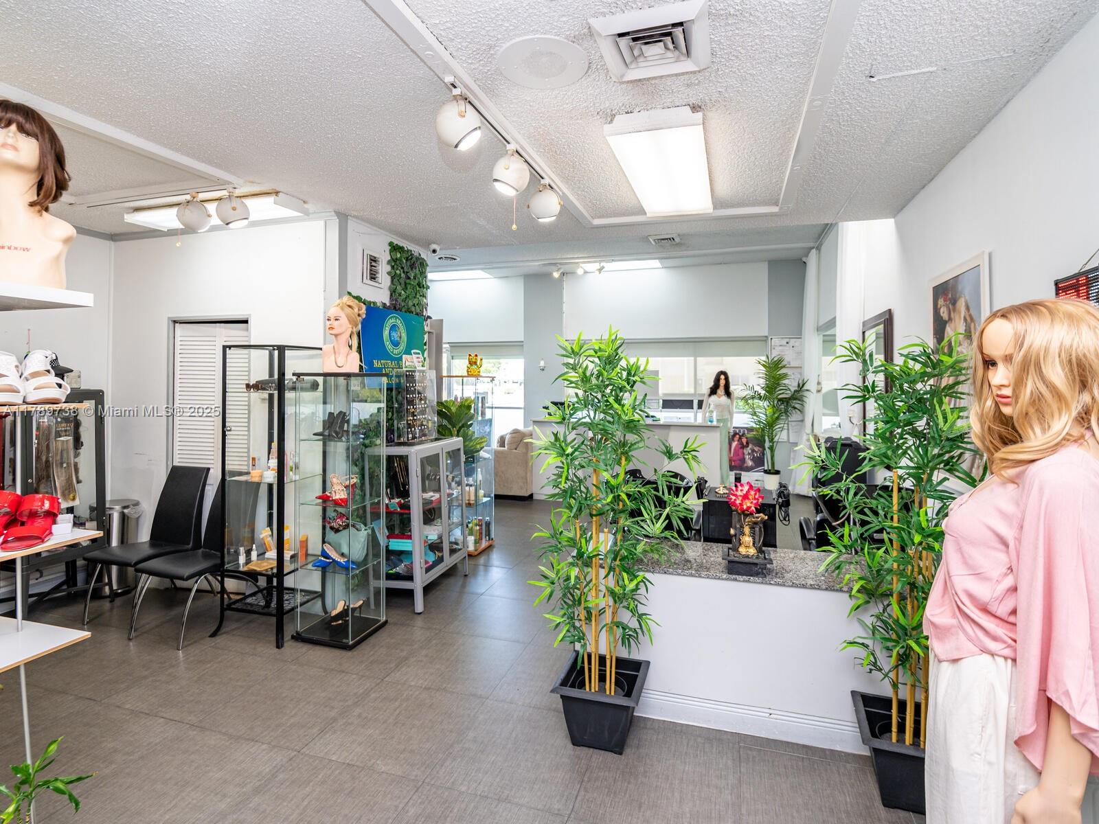 18011 Biscayne Blvd #302,Aventura, FL 33160