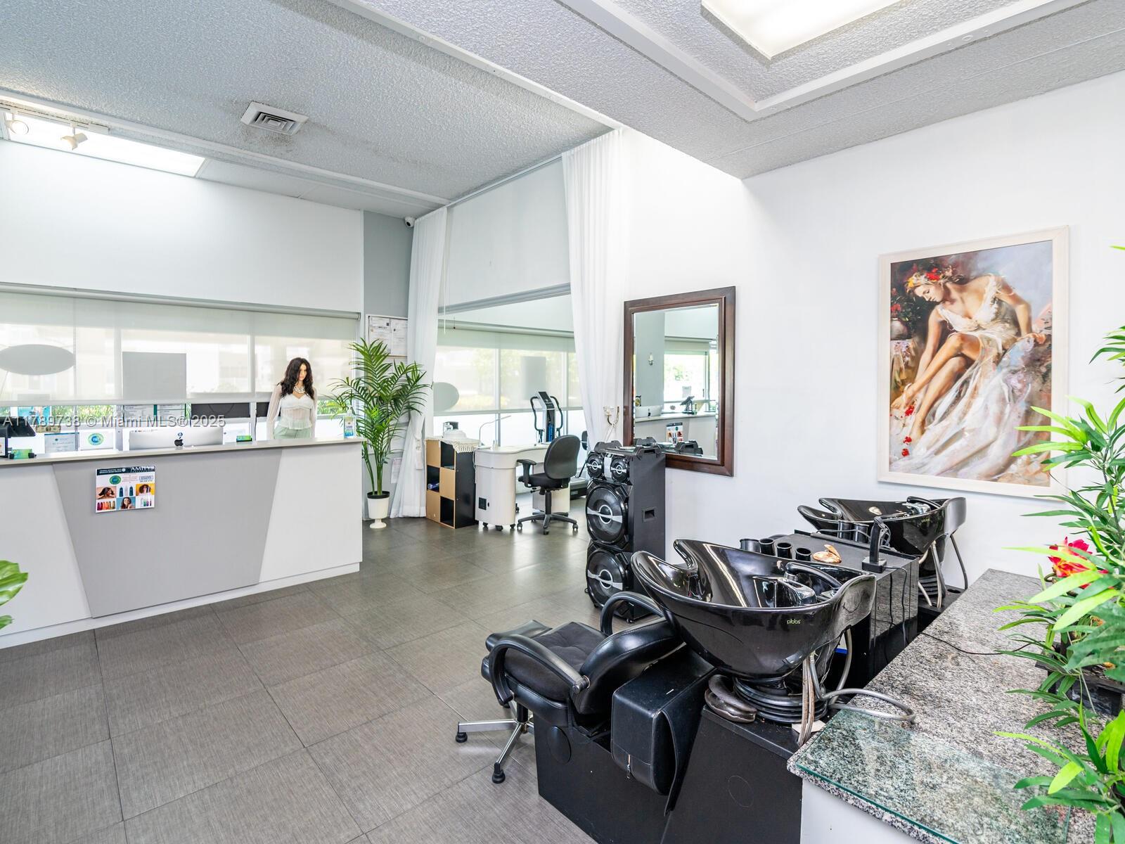 18011 Biscayne Blvd #302,Aventura, FL 33160