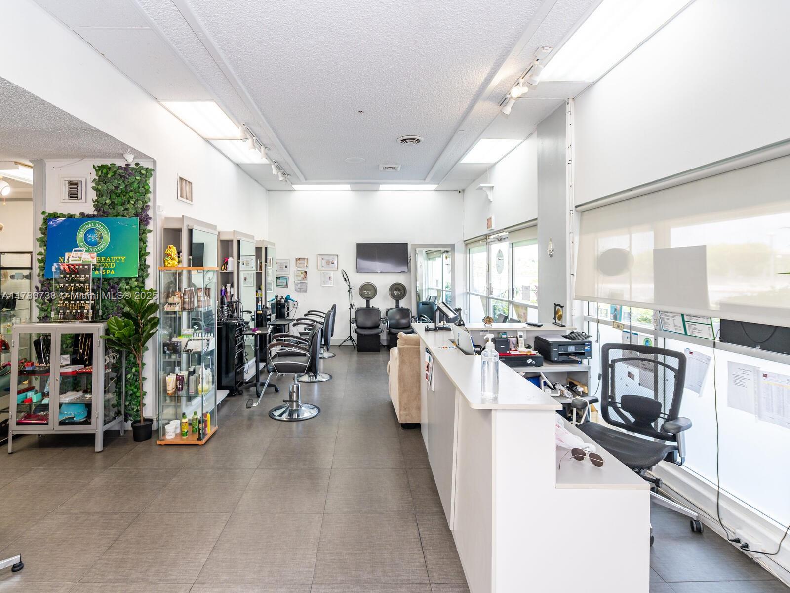 18011 Biscayne Blvd #302,Aventura, FL 33160