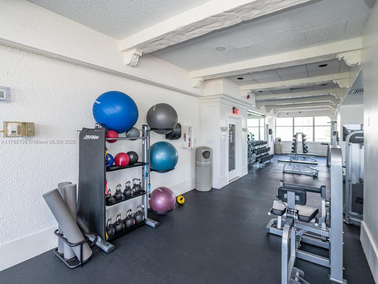 18011 Biscayne Blvd #302,Aventura, FL 33160