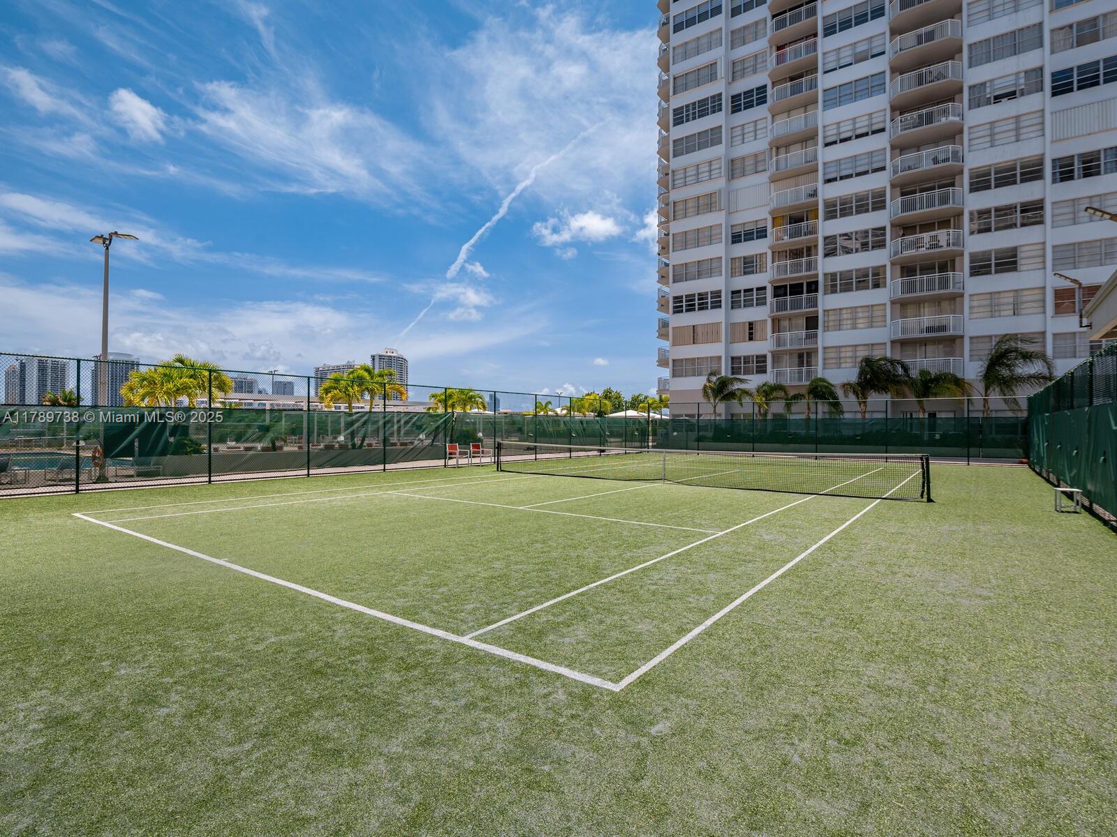 18011 Biscayne Blvd #302,Aventura, FL 33160