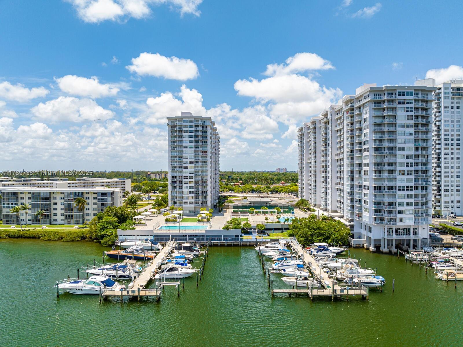 18011 Biscayne Blvd #302,Aventura, FL 33160