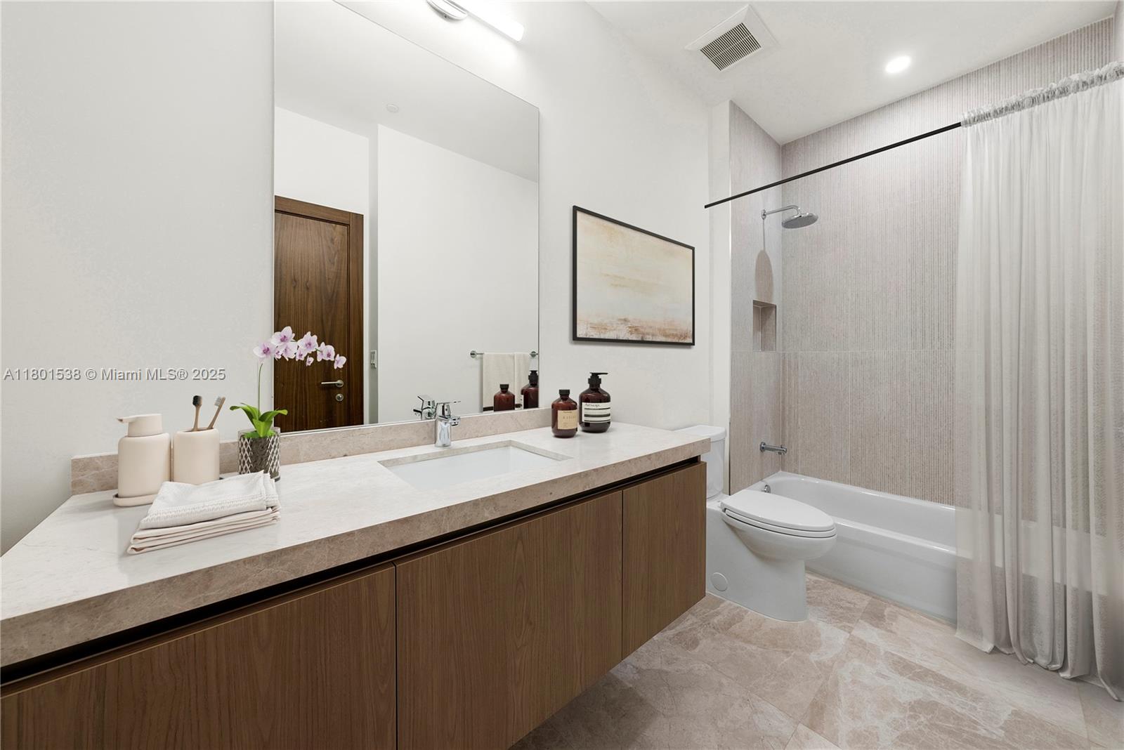 701 Valencia Ave #404 Coral Gables, FL 33134