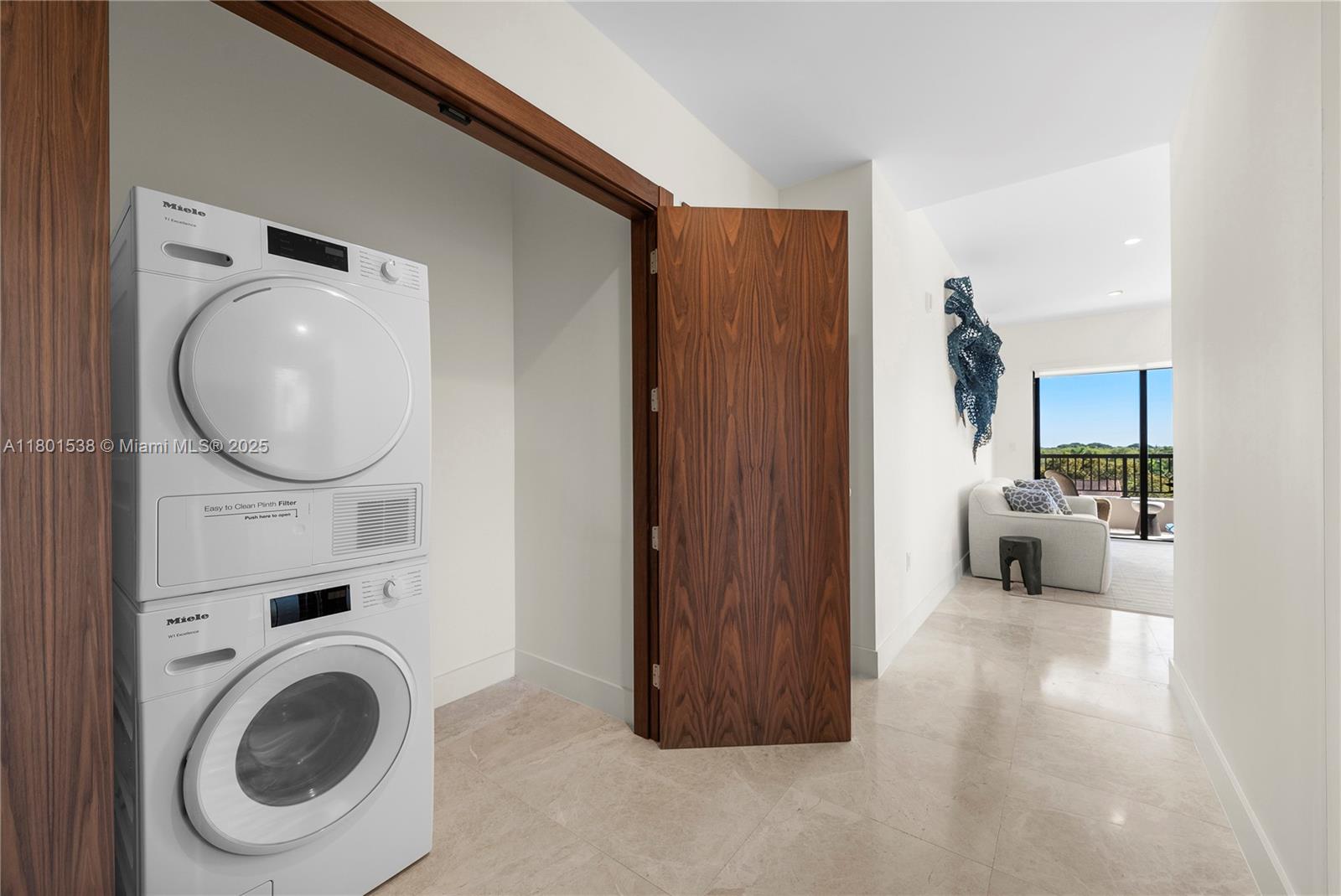 701 Valencia Ave #404 Coral Gables, FL 33134