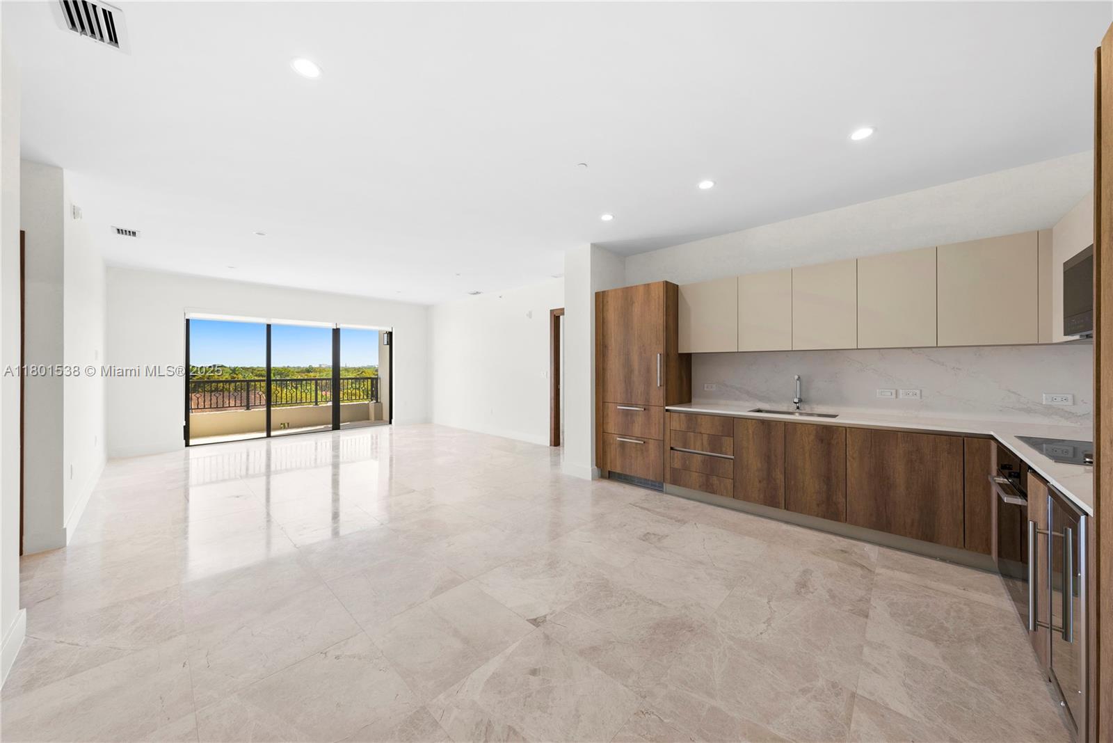 701 Valencia Ave #404 Coral Gables, FL 33134