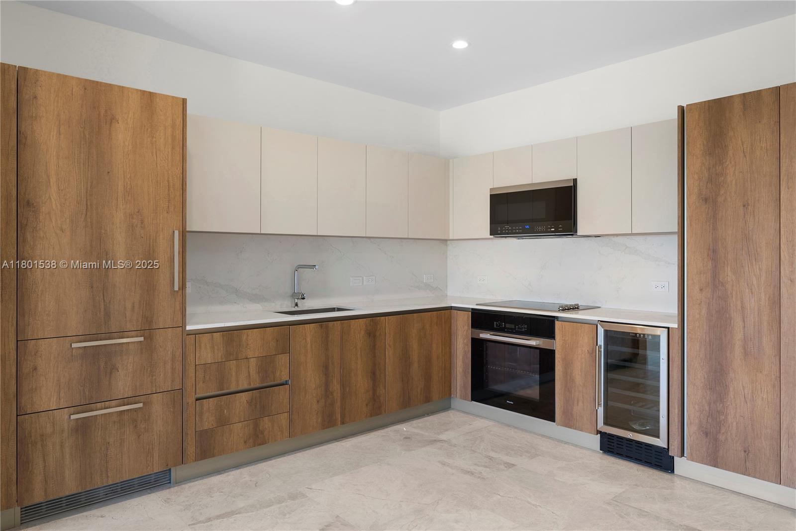 701 Valencia Ave #404 Coral Gables, FL 33134